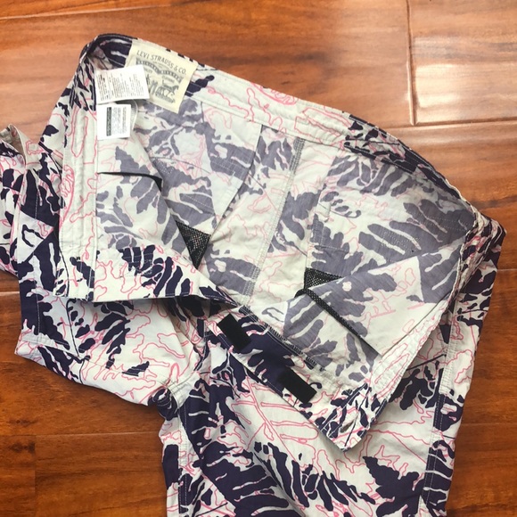 Levi’s Cotton Button Drawstring Velcro Shorts - Picture 7 of 14